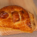 Empanada de hojaldre individual de lomo queso y pimientos