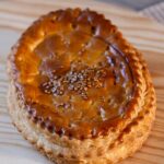 Empanada de hojaldre individual de pollo con bechamel